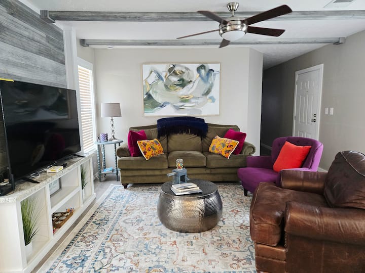 Cheerful 2 Bedroom Home On Miflin Creek - Alabama