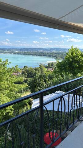 Traumhaftes Ferienhaus mit See- und Alpenblick gallery image 4