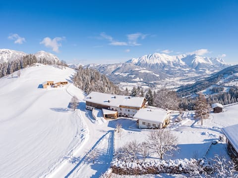 Leistungsstarkes Airbnb: Cosy house with stunning views over the mountain in Söll