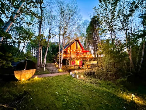 On the Lake: Cinema, Sauna, Spa, Boat, Trails