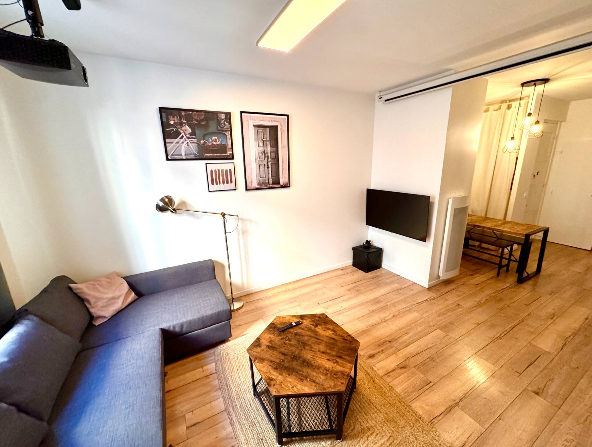 Le Dupont ♥️ Cosy, 2 bedrooms & Private Parking 🚗
