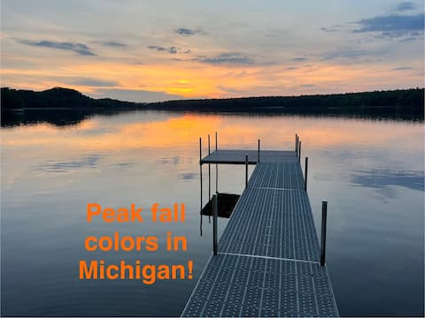 Lakeside Retreat - Peak Fall Colors, Fire Pit
