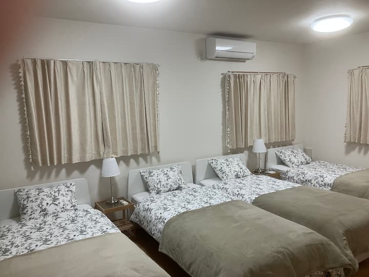 Bweni (vitanda 4, 17.7m2, mikeka 10.9 ya tatami, 191sqft)