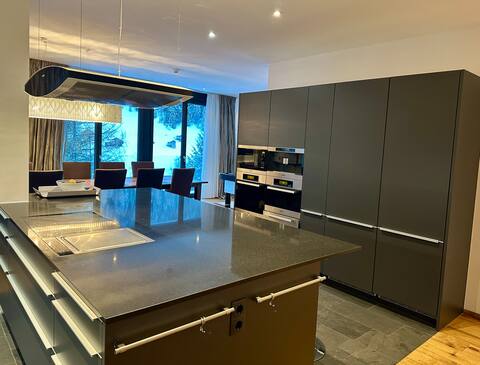 High-luxury Apartment with SPA+Pool close Ischgl