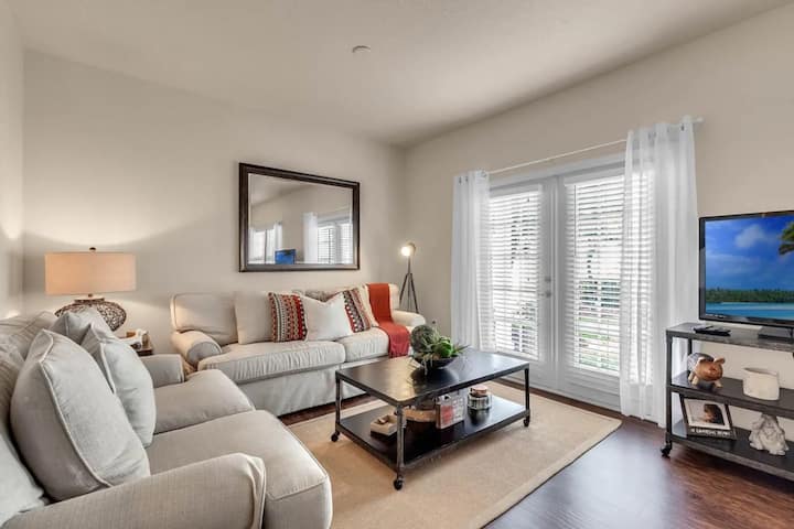 4 Bd/ 3 Ba/ Lucaya Village (23-101) - Celebration, FL