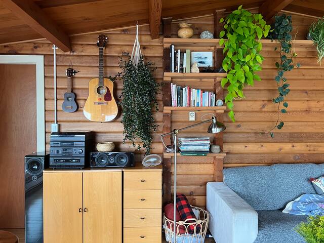 Waterfront Escape Galiano gallery image 2