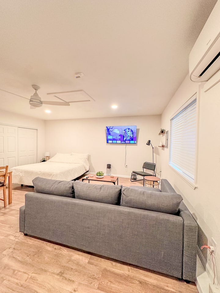 Modern Cozy Studio W/ Private Entry - Manteca, CA