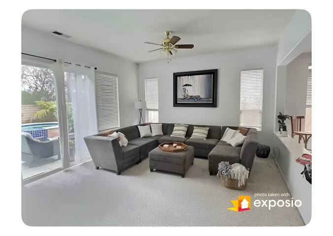 Luxe Family Friendly Home Pool Games Near Beaches gallery image 4