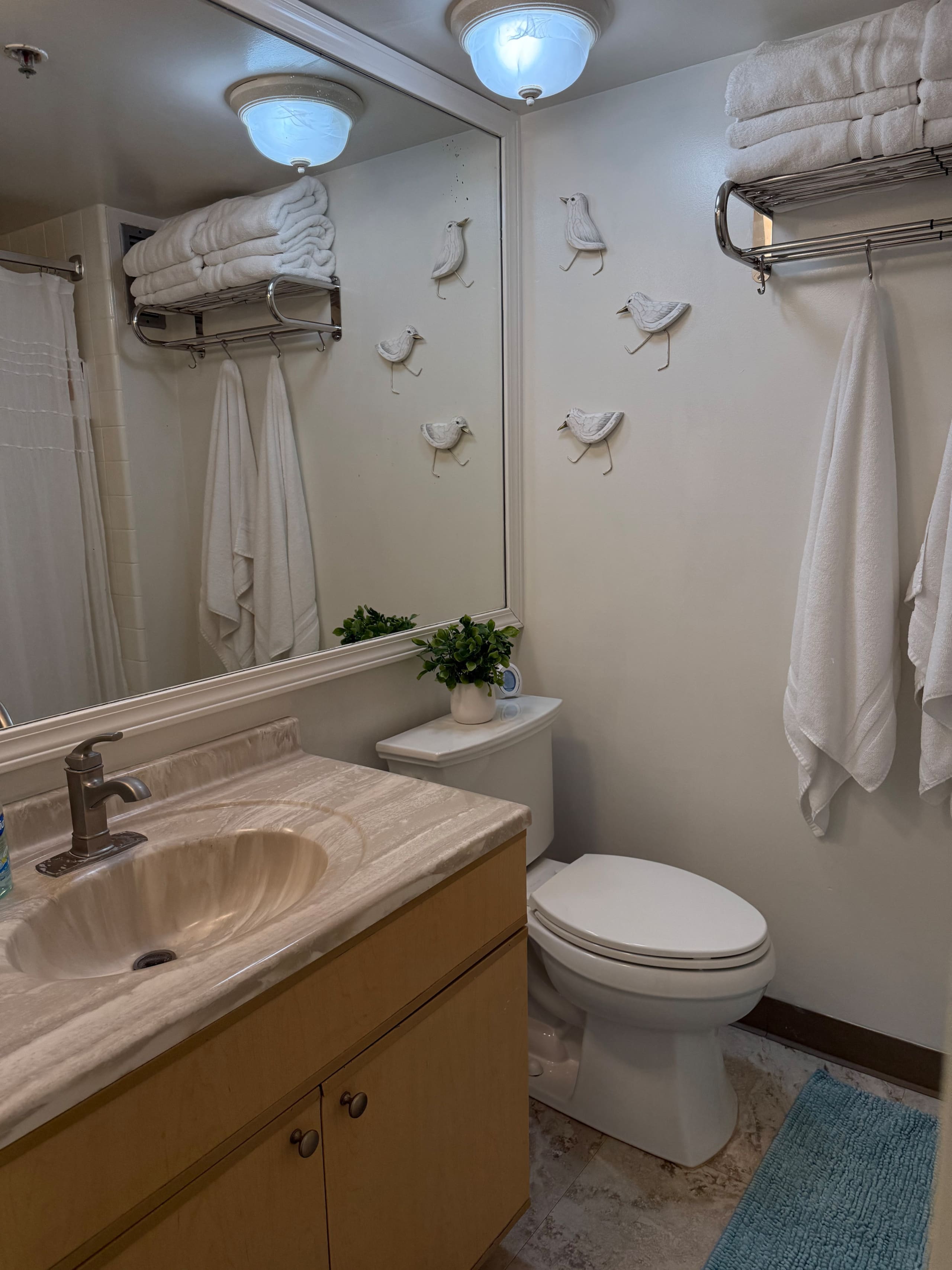 Condo in Honolulu · ★4.84 · 1 bedroom · 3 beds · 1 private bath - Image 48