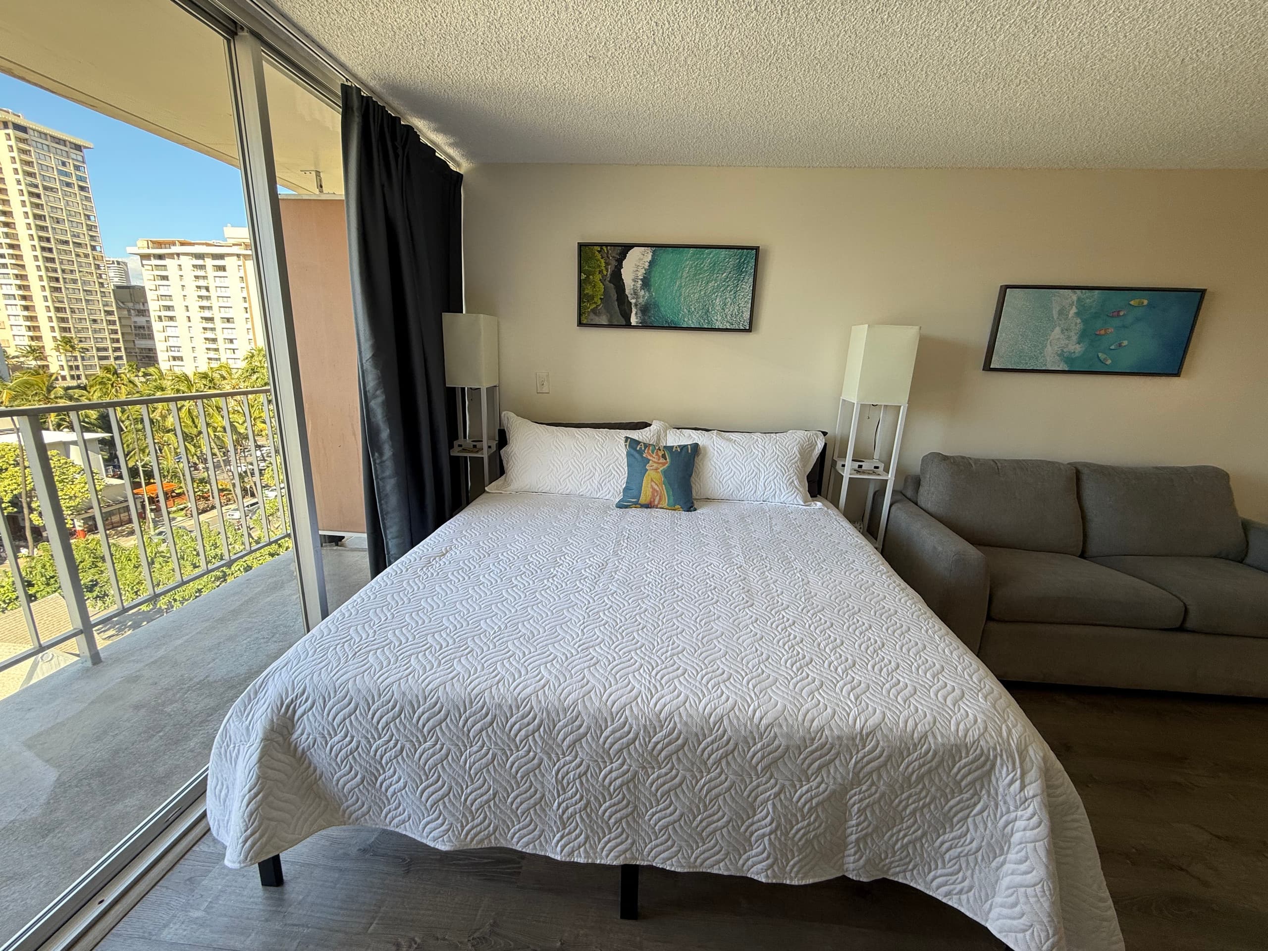 Condo in Honolulu · ★4.84 · 1 bedroom · 3 beds · 1 private bath - Image 37