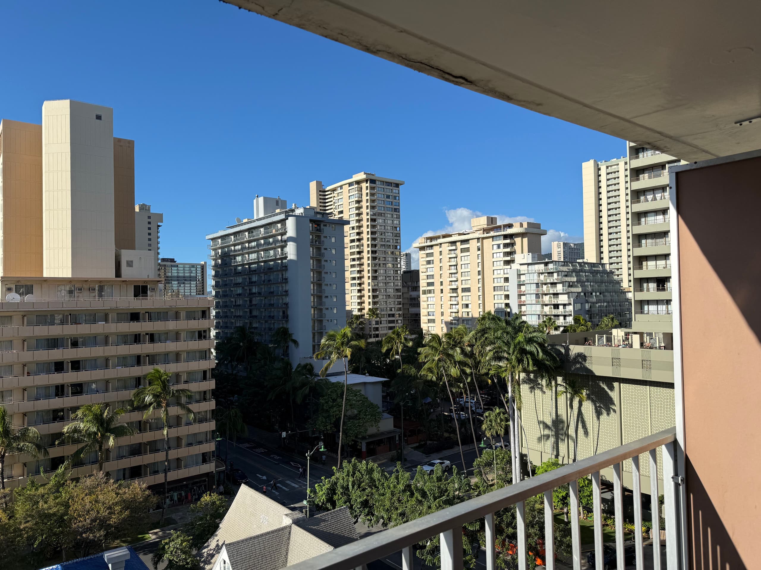 Condo in Honolulu · ★4.84 · 1 bedroom · 3 beds · 1 private bath - Image 15