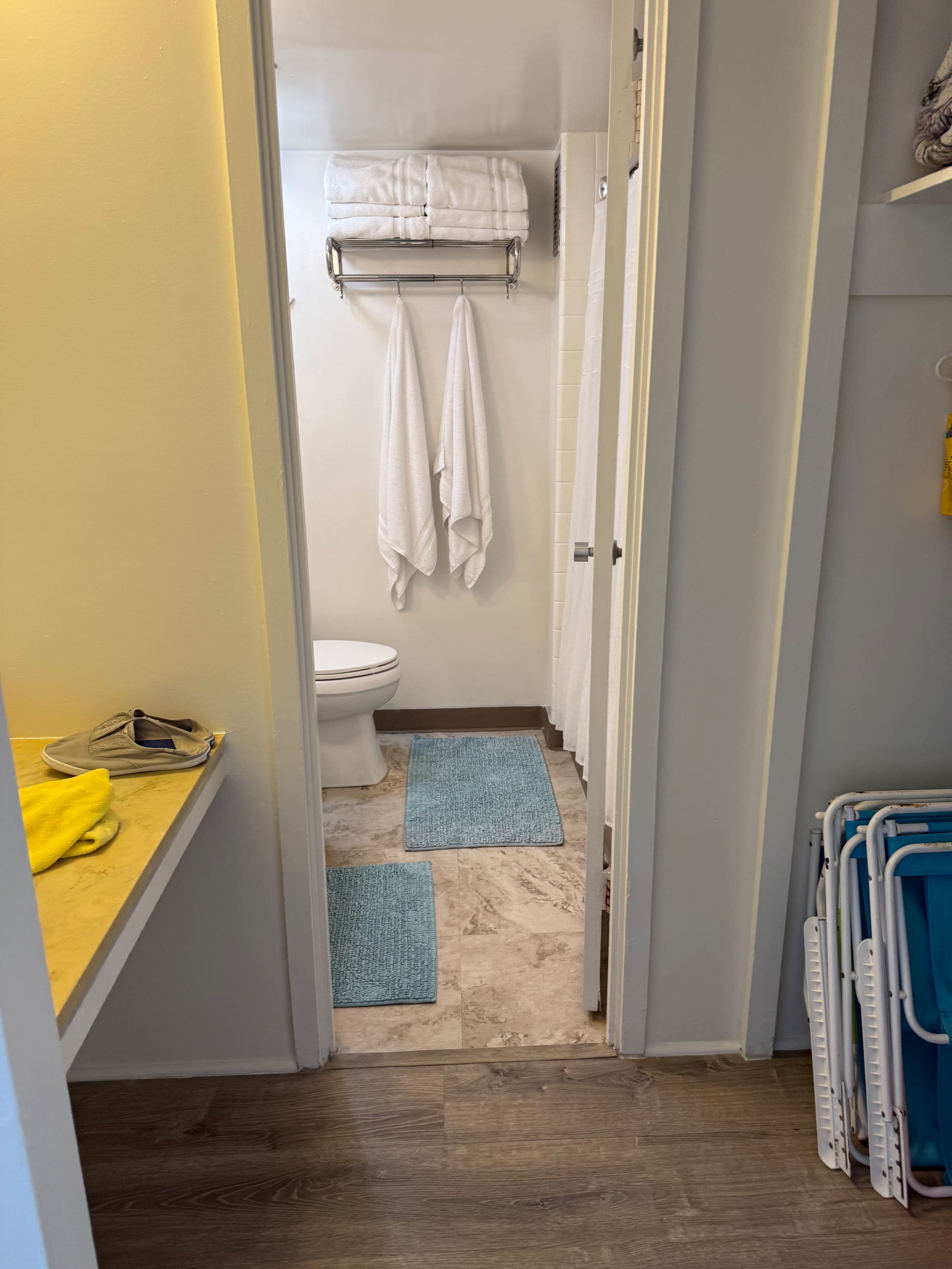 Condo in Honolulu · ★4.84 · 1 bedroom · 3 beds · 1 private bath - Image 45