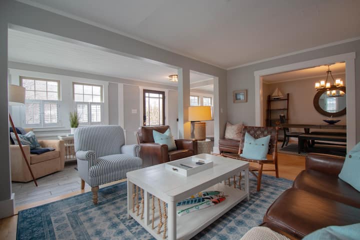 Beautifully Modern Downtown Ogunquit Home - Ogunquit, ME