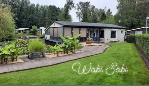 Beautiful chalet "Wabi Sabi" on the waterfront!