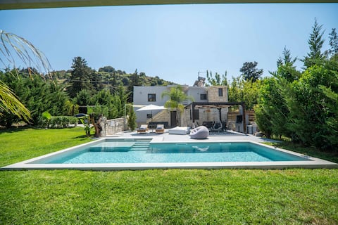 New! Renaissance Modern home! Private pool