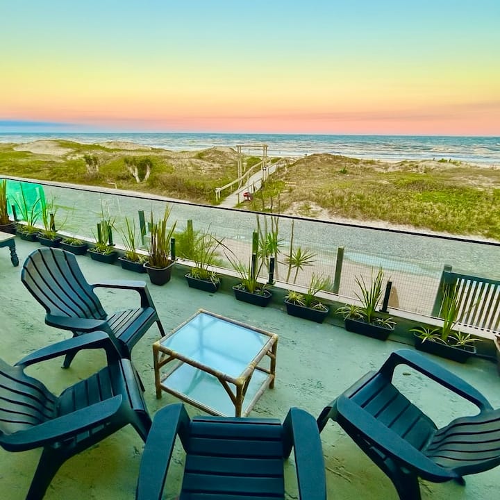 Heated pool + Jacuzzi, A/C - Vista House Beira Mar