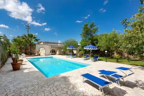 Historic Villa • Private Pool • Parking • 8 Guests