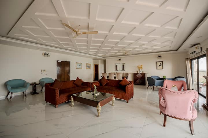 Living room image 3