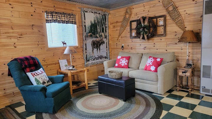 Trail's End Guesthouse Cabin Rental - Michigan