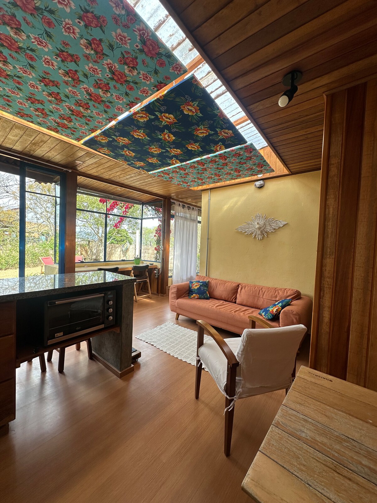 Top performing Airbnb: Sustainable Cabin: Mountain Peace & Connection in Sapucaí Mirim