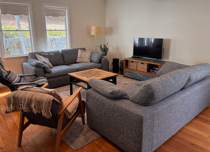 Blue Willow - Comfortable Town Cottage - Ocean Beach