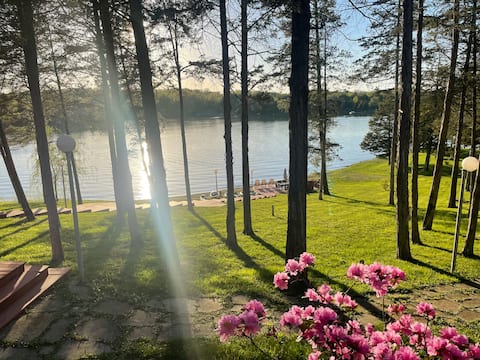Lake House close to Skiing & Indoor Hot Tub