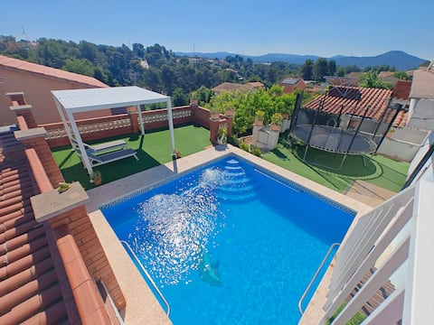 Good connection to BCN, family and quiet area
