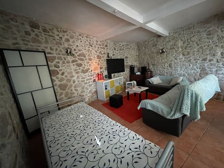 سرير فردي وسرير أريكة 