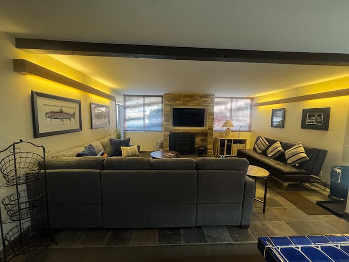 Walking Distance To Village! Cozy Retreat Sleeps 4 - 優勝美地國家公園