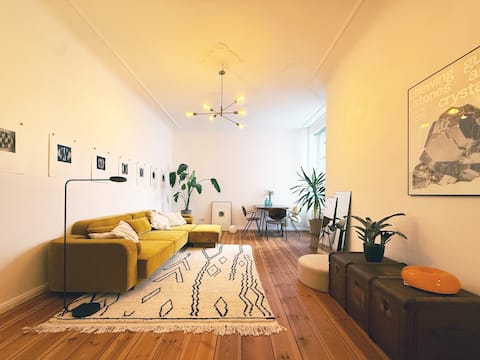 Successful Airbnb property: Charming apartment in Kreuz-Kölln with balcony in Neukölln