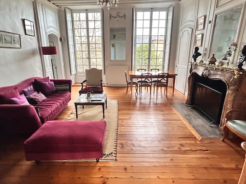 Top Airbnb: Charming, quiet, park, in the city center... and parking! in Le Mans