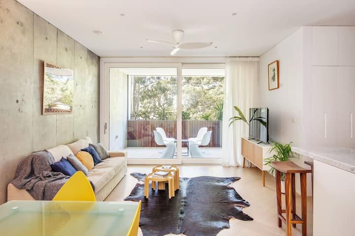 The Fern: Bright Urban Escape Near Dining & Shops - Kensington