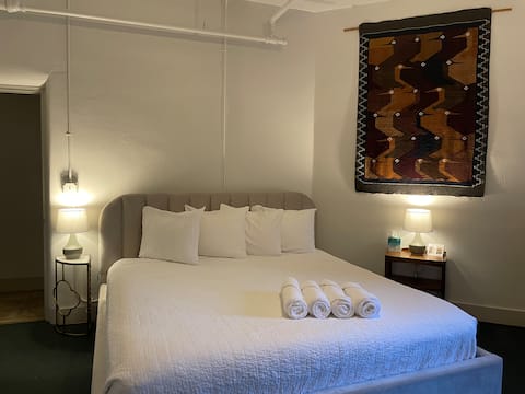 Rm. 218 | King Suite, 24 hr. Hot Springs access