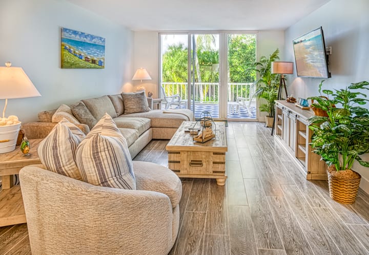 Professionally Decorated East End - Sanibel, FL