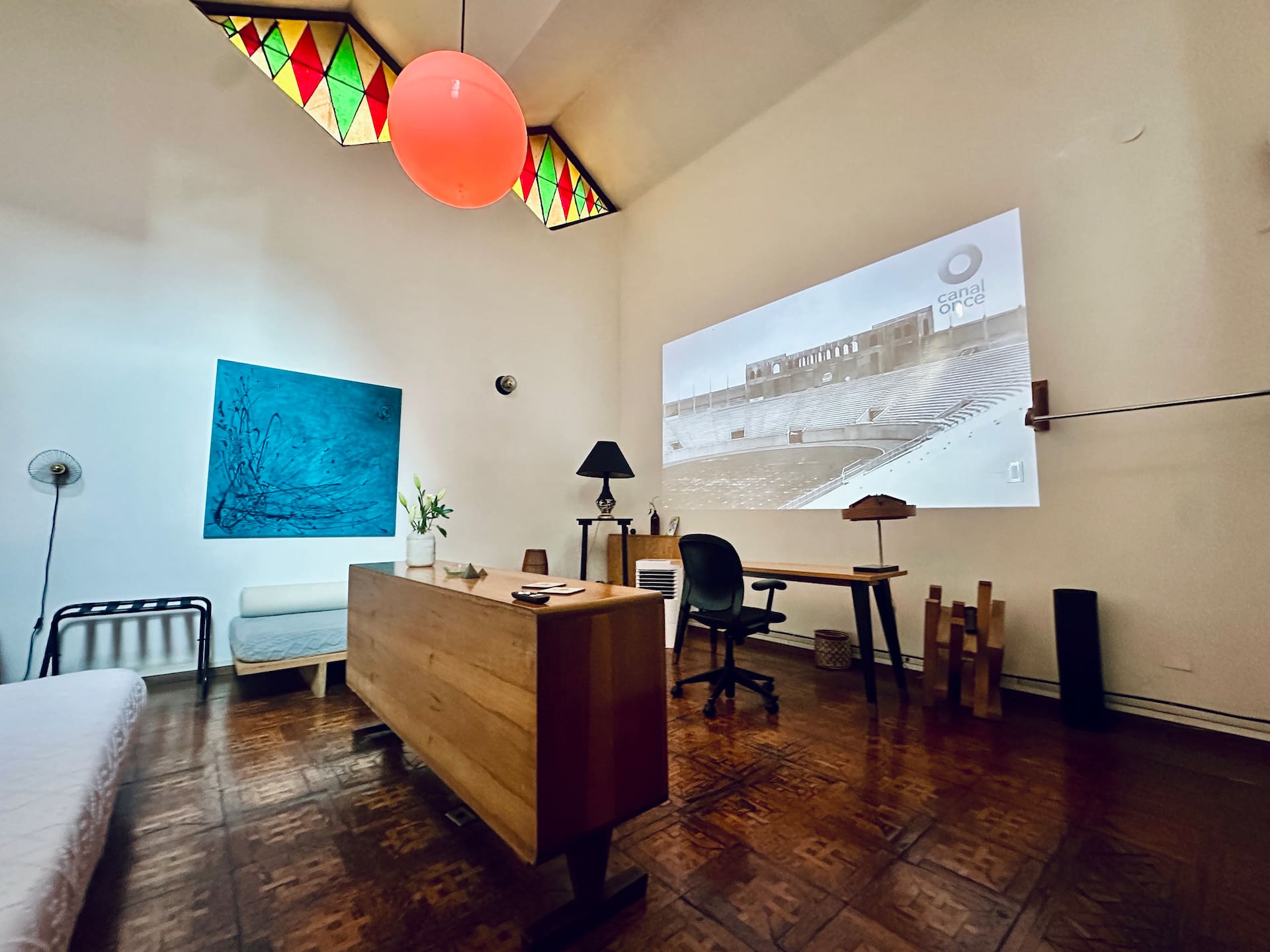 Gorgeous 1940s biblioteca turned private apartment — Foto 4