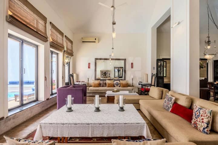 Living room image 3
