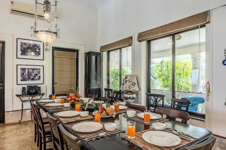 Dining area image 1