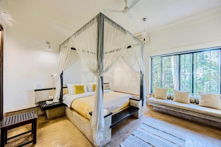 Bedroom 1 image 2