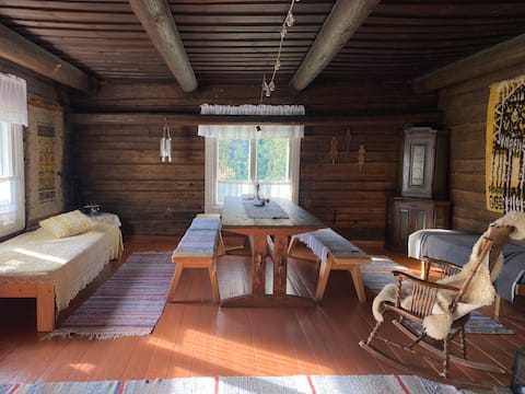 Popular Airbnb listing: Pihlaja-aho alpaca trips in Mikkeli