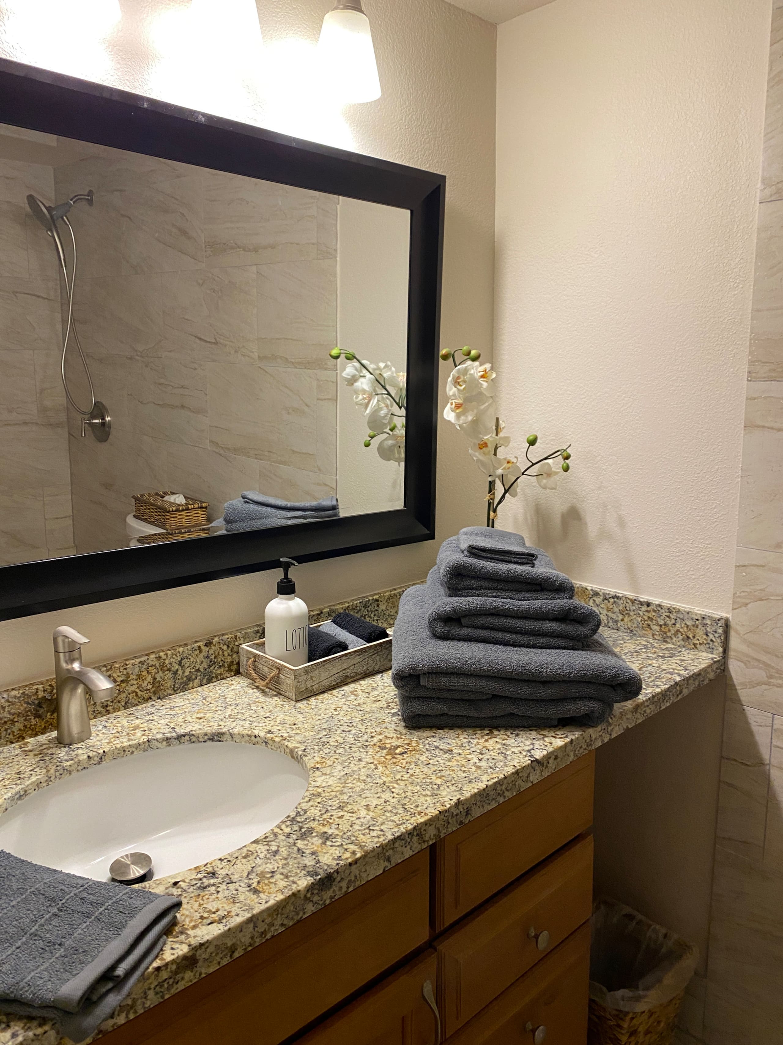 Condo in Kihei · ★4.97 · 1 bedroom · 2 beds · 2 baths - Image 32