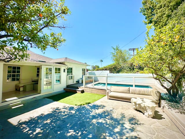 July Discount – LA Sanctuary, Best Location+ Pool! gallery image 2