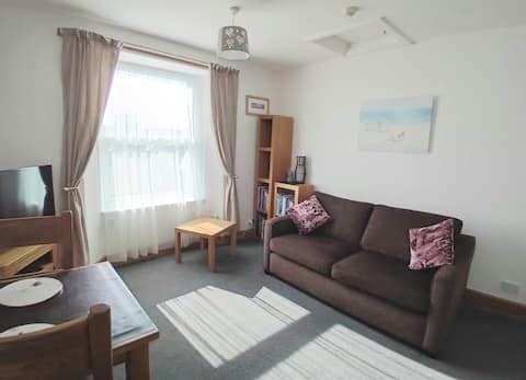 Top performing Airbnb: 1 Bedroom Apartment, Central Llandudno. Sleeps 2 in Conwy