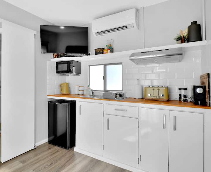 Diggers Rest Self Contained Tiny Home With Wifi - Diggers Rest