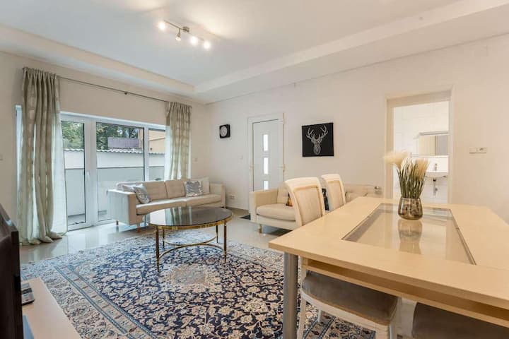 Moderne 3-zi.-whg. | Balkon | Nähe Frankfurt - Usingen