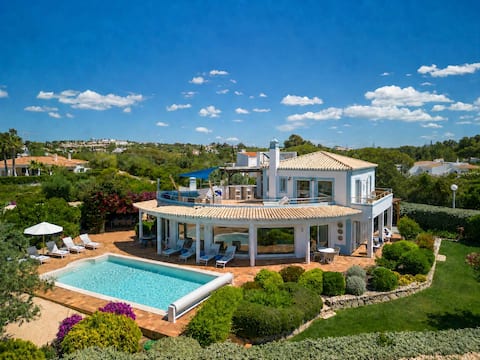 Casa Polgoda, luxury villa with ocean views