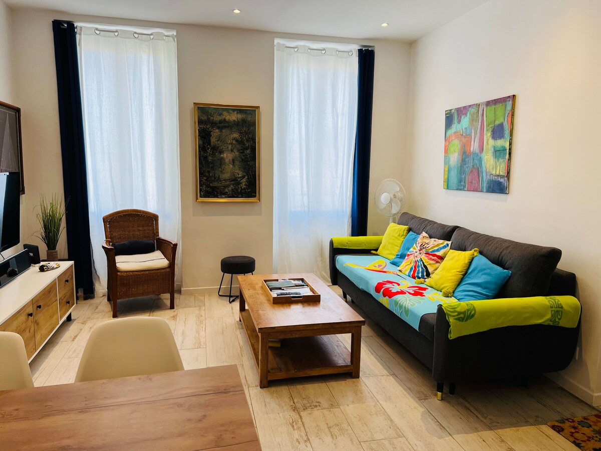 Top Airbnb: Fully renovated apartment in village house in La Garde Freinet