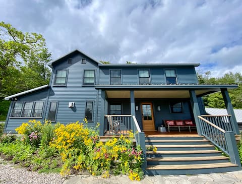 Enchanting Modern Farmhouse with Picturesque Views