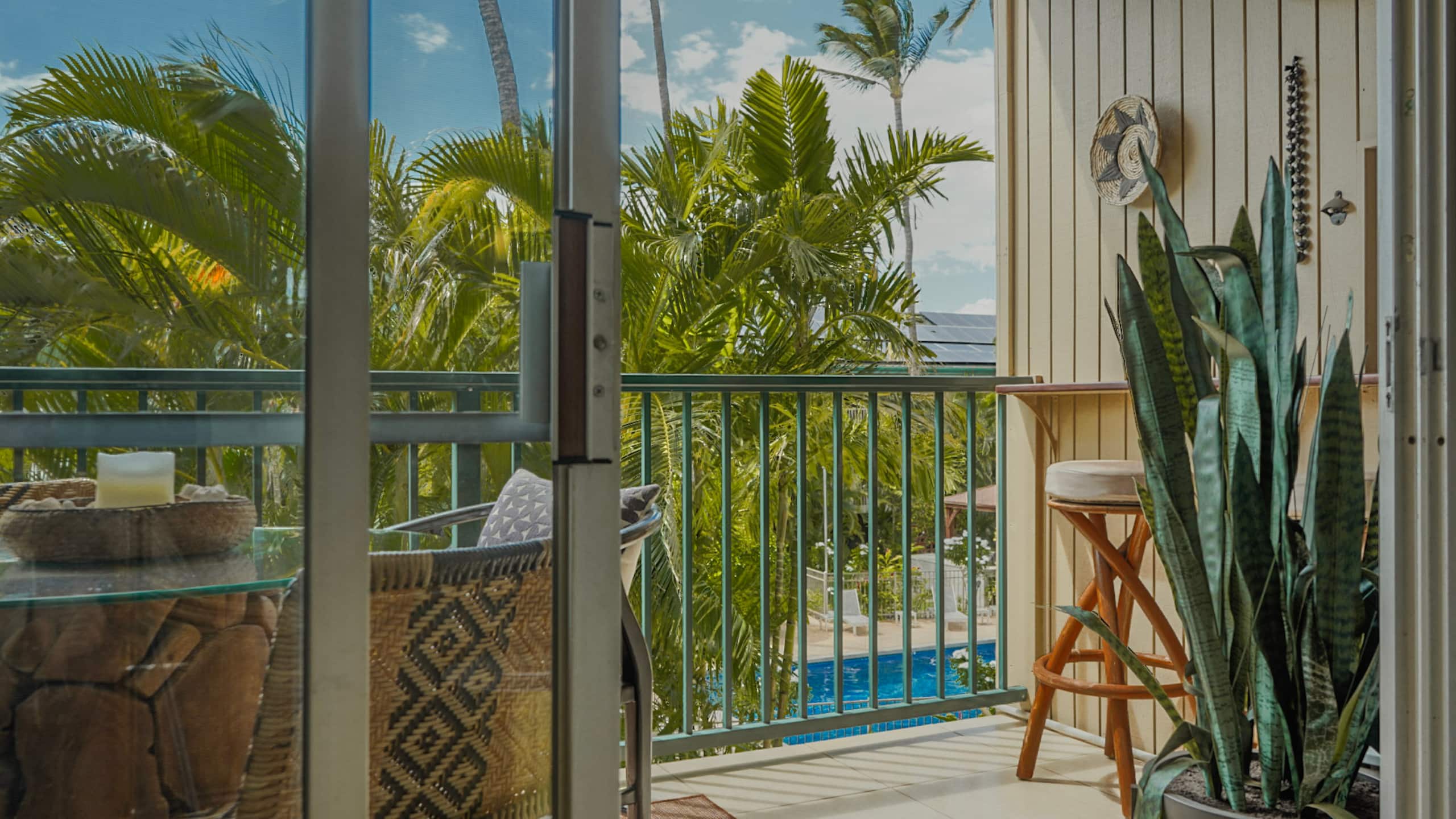 Location! Tropical King Suite: Steps to Beach - Image 28