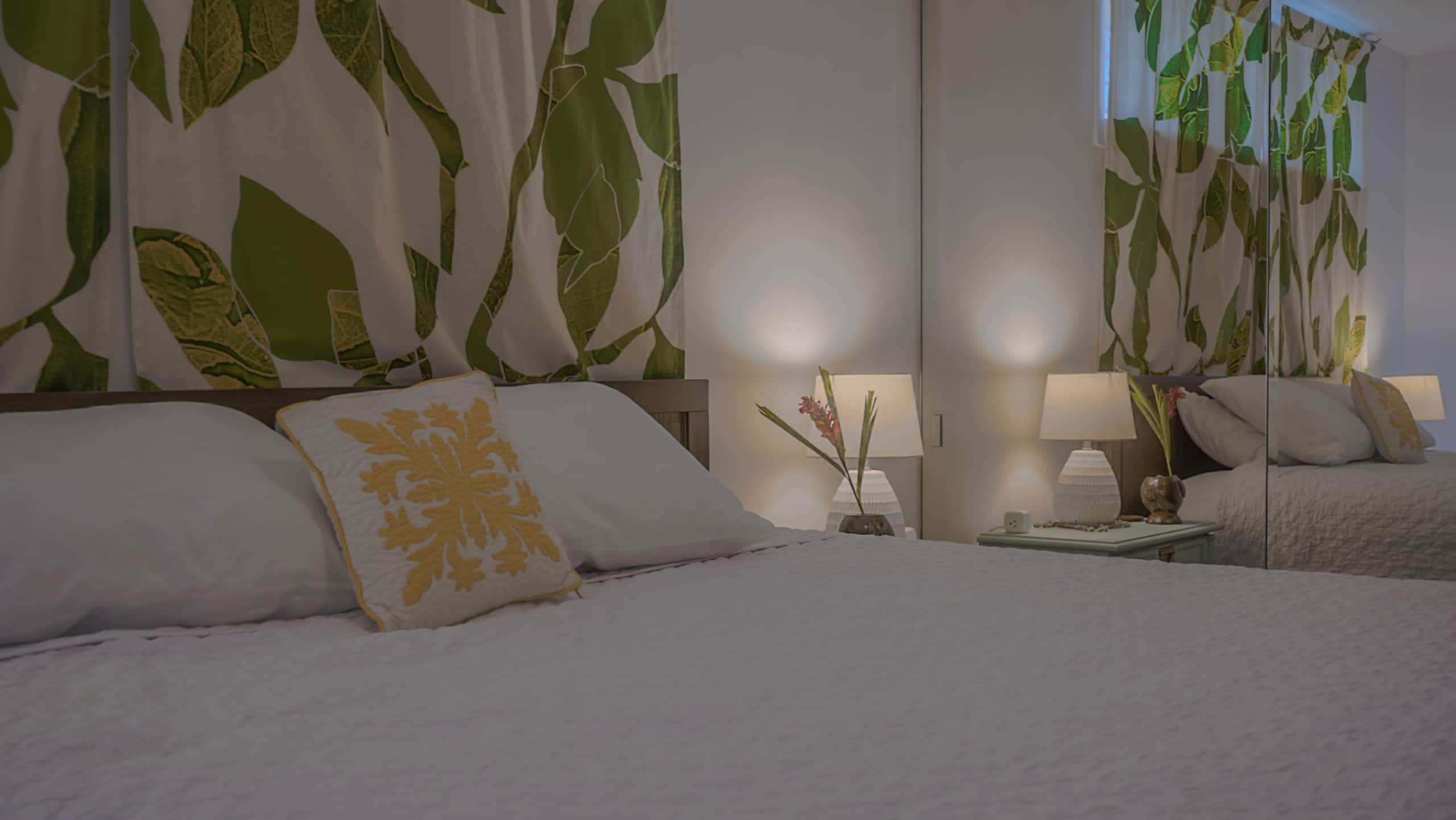 Location! Tropical King Suite: Steps to Beach - Image 14