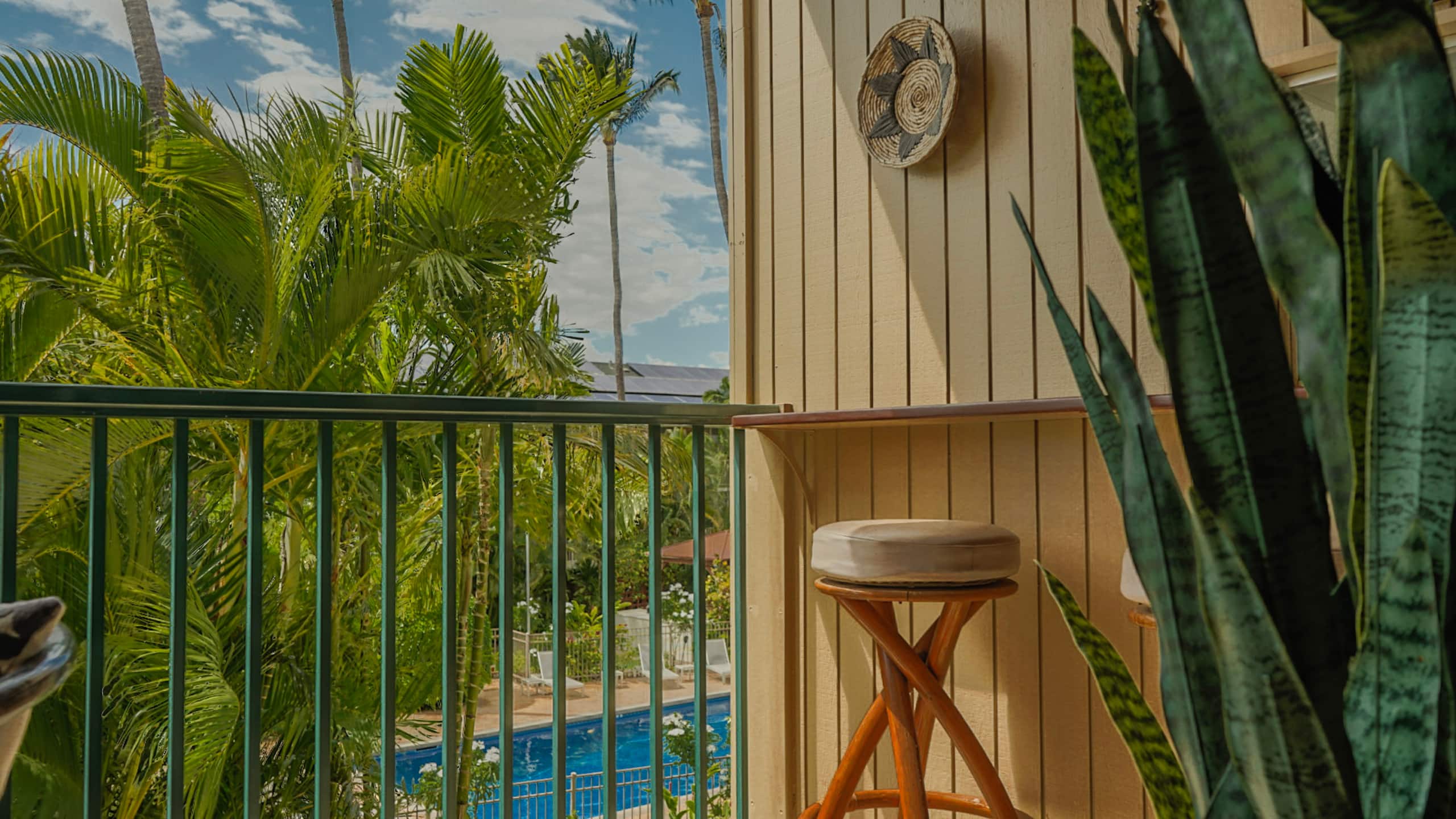 Location! Tropical King Suite: Steps to Beach - Image 27